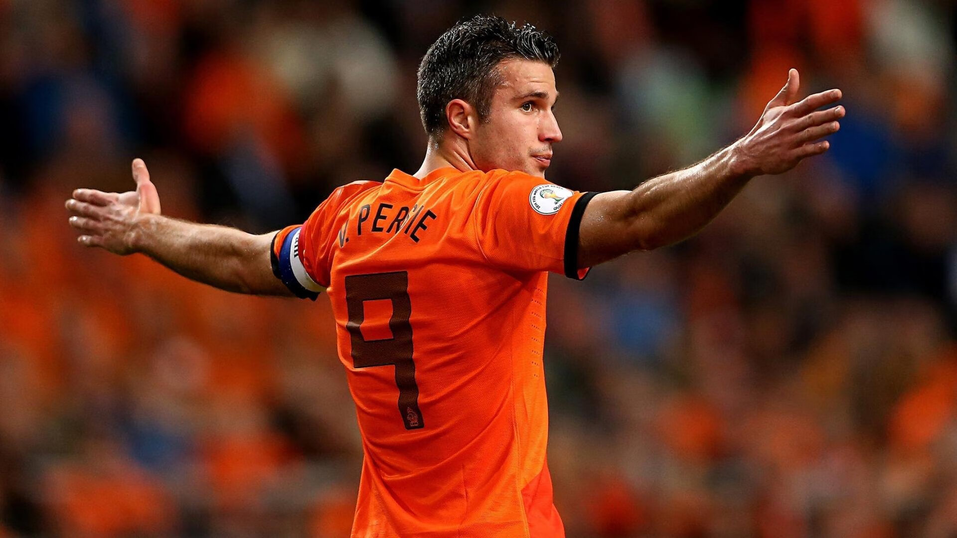 国足锋线球员体能训练效果突出，足球锋线球员